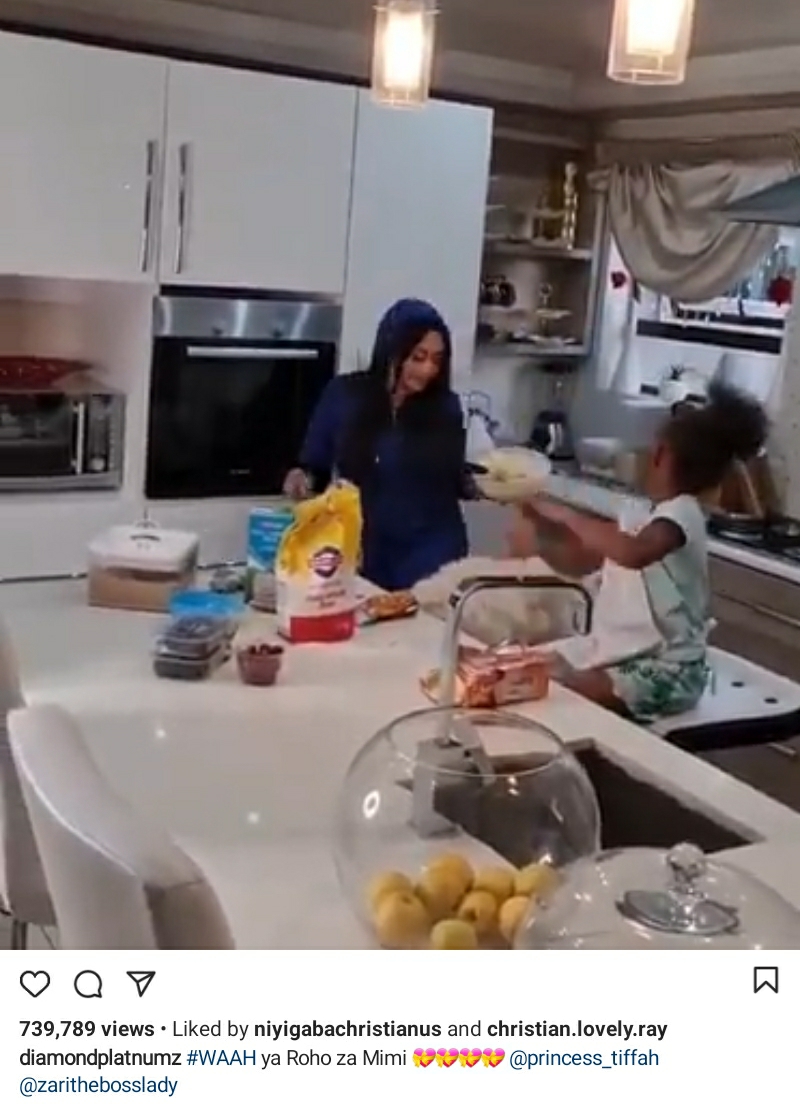 Zari n'umukobwa we babyina indirimbo ya Diamond.