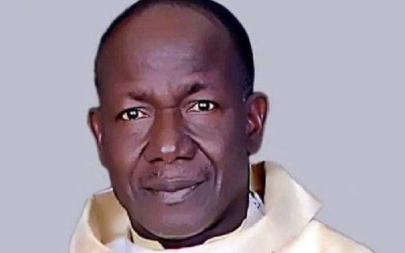 Padiri Isaac yatwikiwe mu nzu iwe n'abajura 