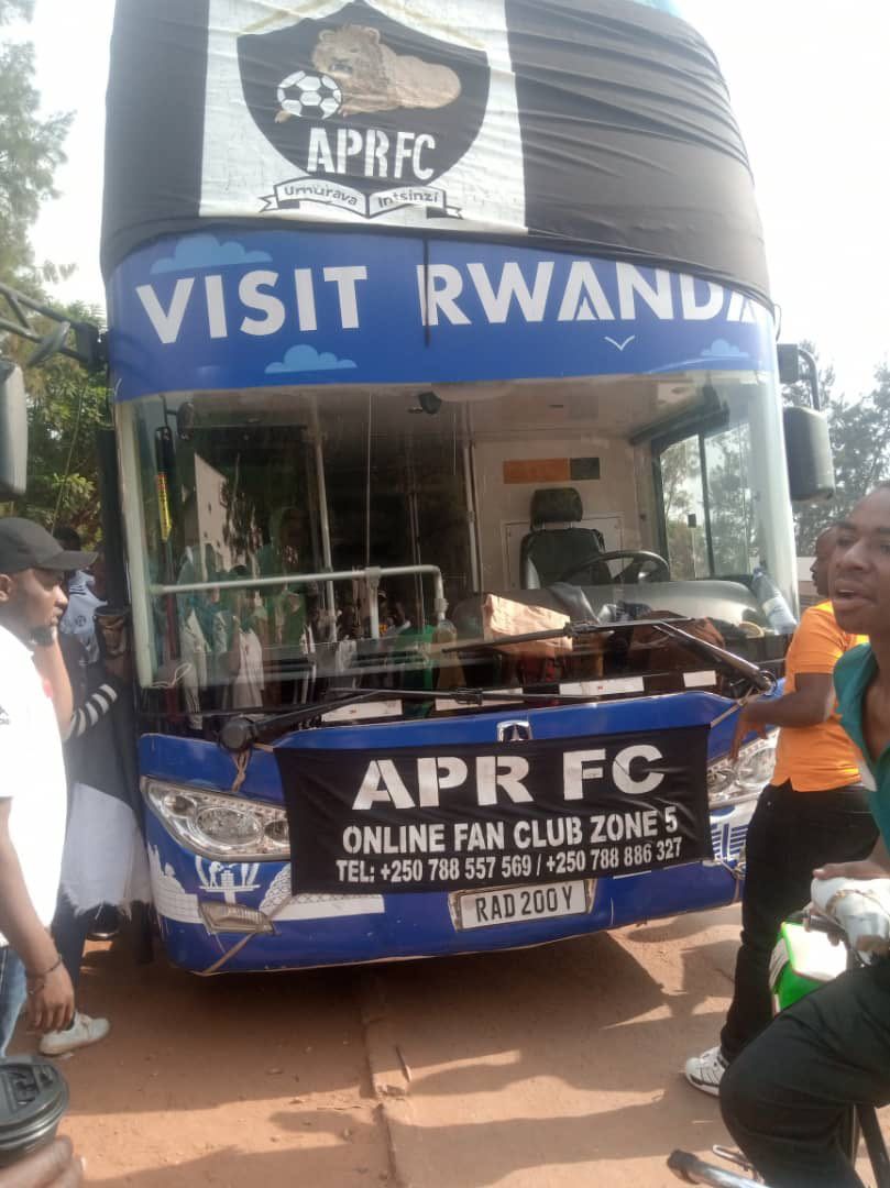 Abafana ba APR FC berekeje i Huye muri Bus ya Visit Rwanda itwara abantu 64