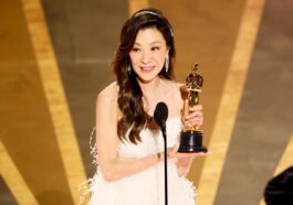 Michelle Yeoh yabaye umunyaziyakazi wa mbere utwaye igihembo cya Oscars mbere