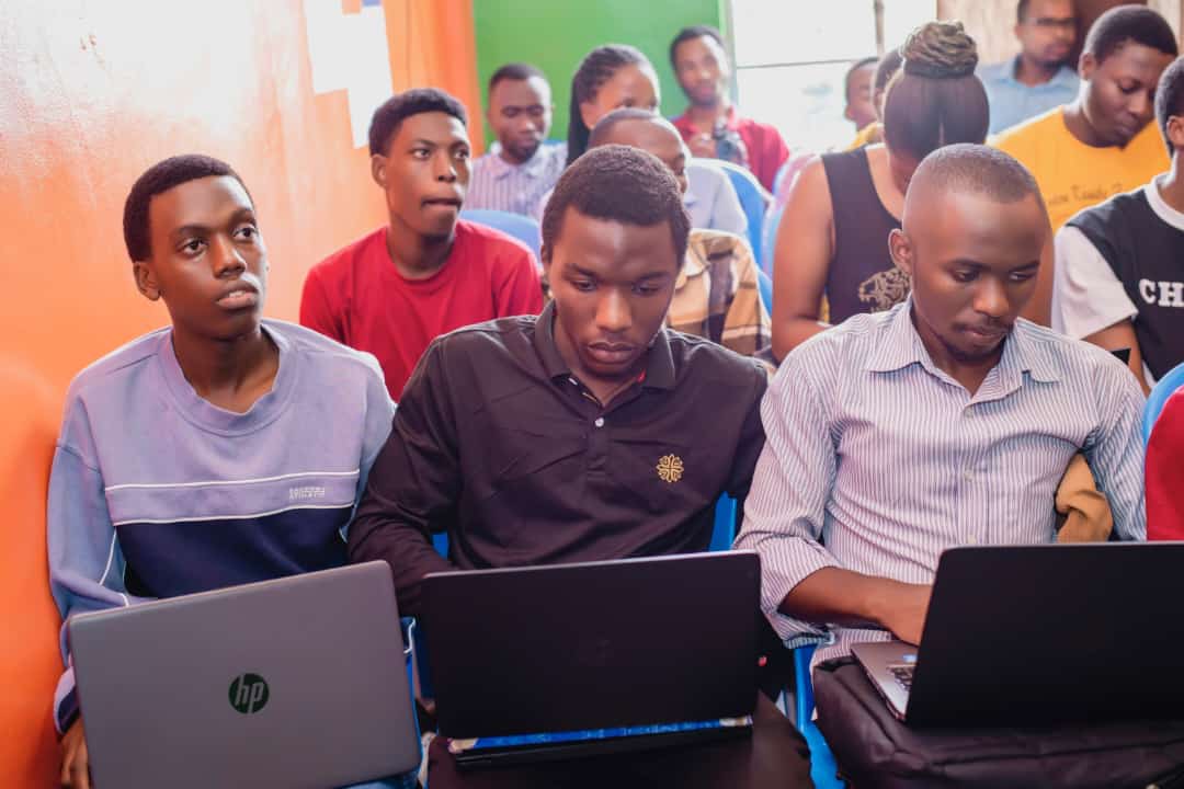 Ishuri KSP Rwanda ryahaye impamyabumenyi abanyeshuri 20 basoje kwiga ...